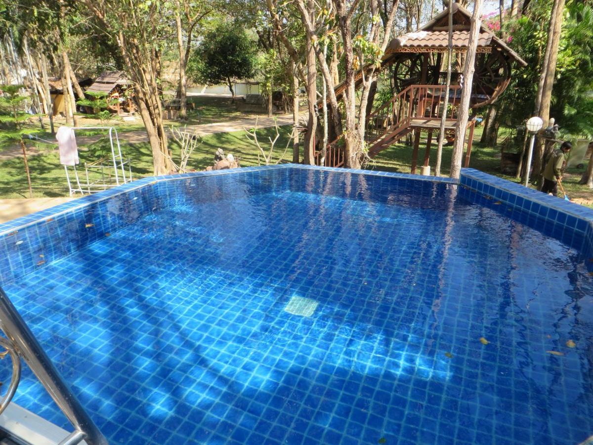 อีสาน เปราซิม ปาร์ค Hotel ร้อยเอ็ด ภายนอก รูปภาพ