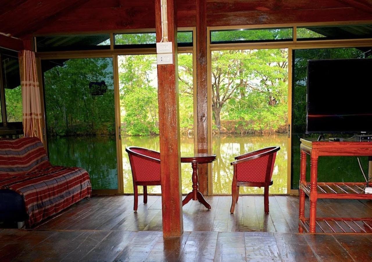 อีสาน เปราซิม ปาร์ค Hotel ร้อยเอ็ด ภายนอก รูปภาพ