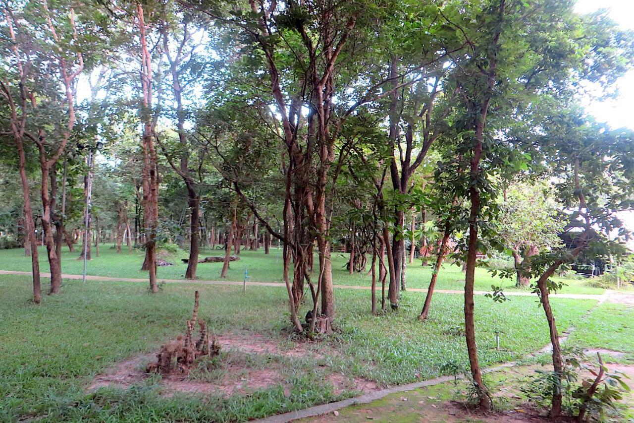 อีสาน เปราซิม ปาร์ค Hotel ร้อยเอ็ด ภายนอก รูปภาพ